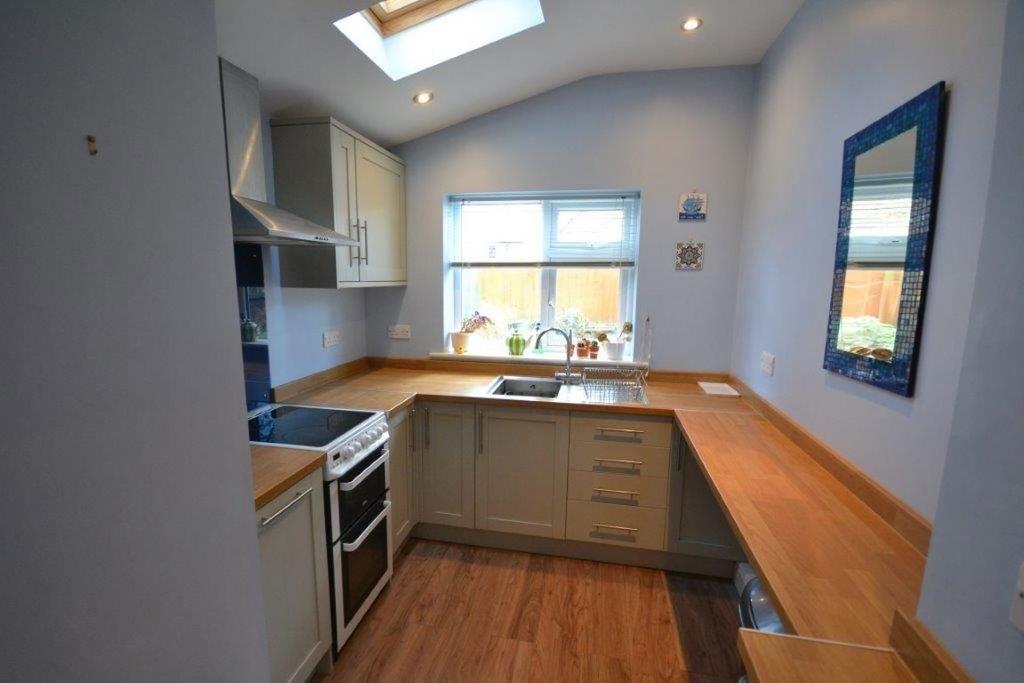 House in Leicester, Clarendon Park - View 4