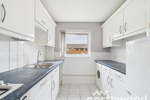 2 bedroom maisonette to rent, Northfleet Close, Vinters Park, Maidstone, ME14