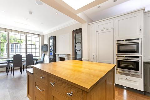 4 bedroom terraced house for sale, Princes Gate Mews, South Kensington, London, SW7