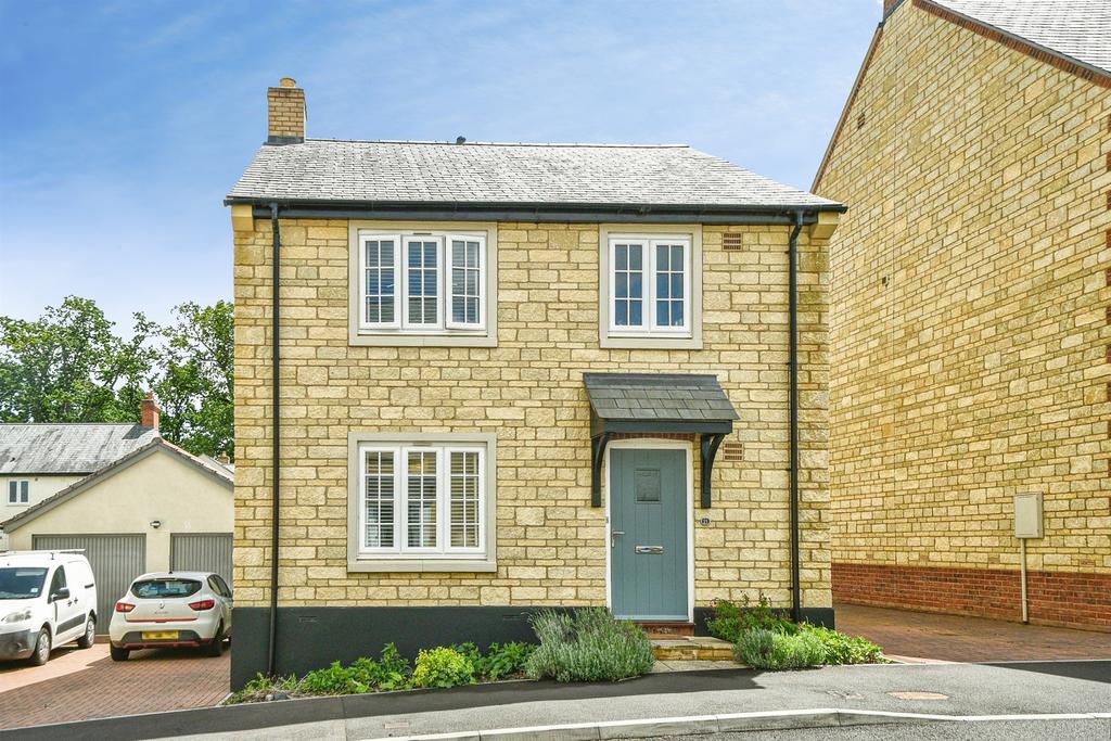 3 bedroom detached house for sale