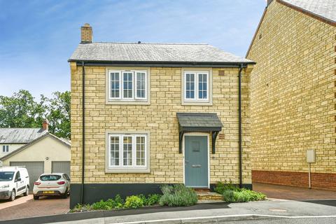 3 bedroom detached house for sale, Stoke Meadow, Calne