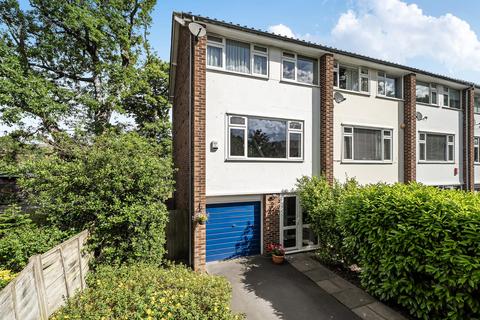 4 bedroom end of terrace house for sale, Oaklands Road, Bromley