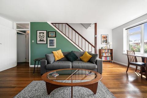 4 bedroom end of terrace house for sale, Oaklands Road, Bromley