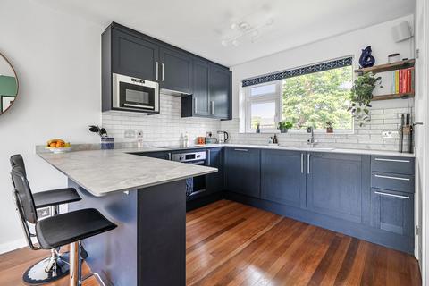 4 bedroom end of terrace house for sale, Oaklands Road, Bromley