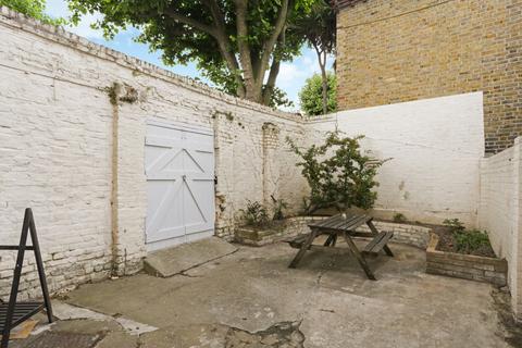 3 bedroom house for sale, Tyneham Road, London, SW11