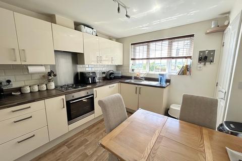 2 bedroom semi-detached house for sale, Meadow Bank, Allerton, Bradford, BD15