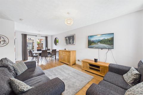 3 bedroom terraced house for sale, Weston Park Avenue, Burton-On-Trent DE14