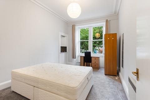 3 bedroom flat to rent, Roseneath Place, Marchmont, Edinburgh, EH9
