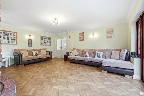 4 bedroom detached house for sale, Sugden Avenue, Wickford, Essex, SS12
