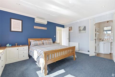 4 bedroom detached house for sale, Sugden Avenue, Wickford, Essex, SS12