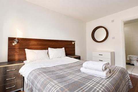 1 bedroom flat to rent, Knaresborough Place, London SW5
