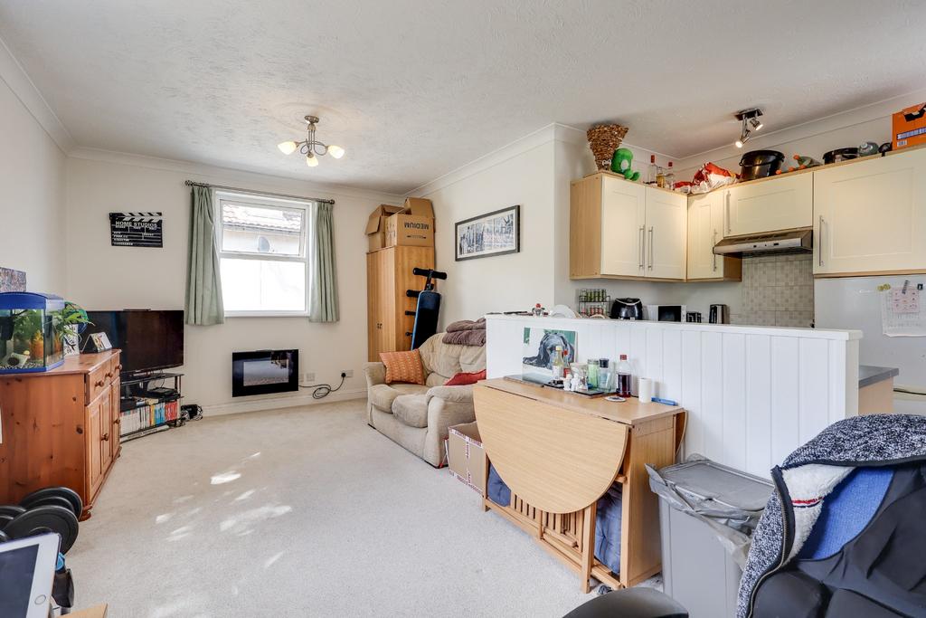 Apartment in Southampton, Waterside Park, Woolston - View 2