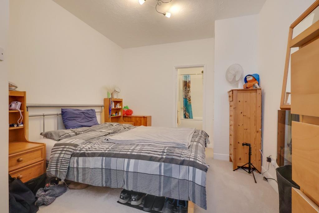 Apartment in Southampton, Waterside Park, Woolston - More