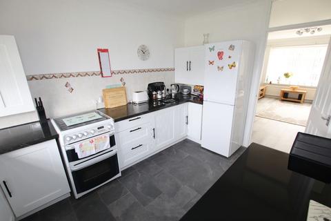 2 bedroom flat for sale, Turpins Court, Clacton on Sea,  CO15