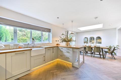 4 bedroom semi-detached house for sale, Burghfield Road, Reading RG30