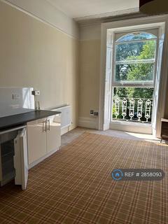 1 bedroom in a house share to rent, Ellenborough Crescent, Weston Super Mare, BS23