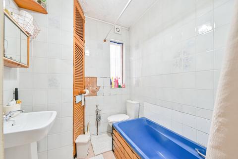 2 bedroom flat for sale, Tanfield Avenue, Neasden, London, NW2