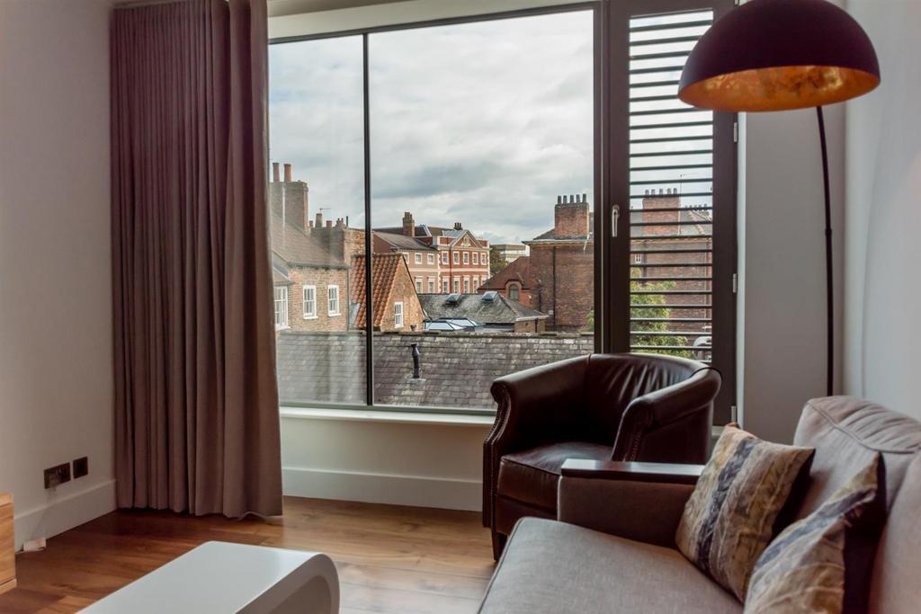 Apartment in York - View 2