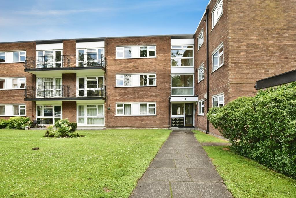 2 bedroom flat for sale
