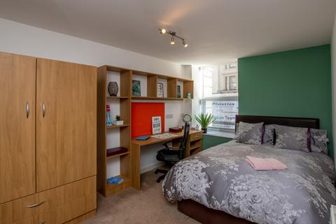 5 bedroom apartment to rent, Flat B The Clubhouse