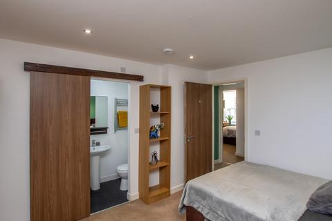 5 bedroom apartment to rent, Flat B The Clubhouse
