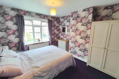 3 bedroom semi-detached house for sale, Mountfields, Halifax HX3