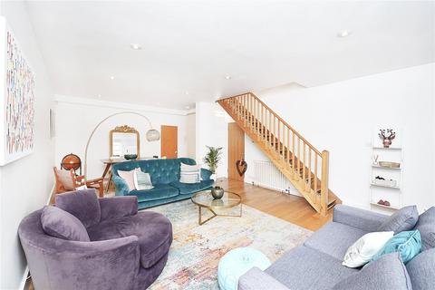 3 bedroom mews for sale, Gloucester Mews, London, W2