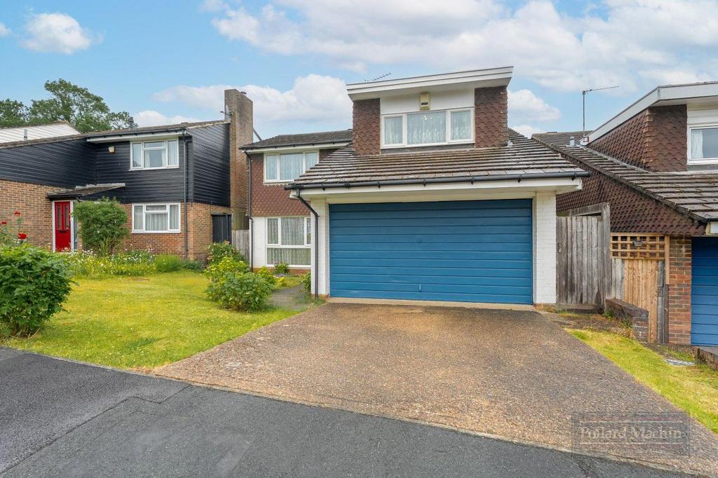 Detached house exterior, driveway, garage