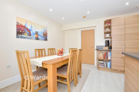 4 bedroom townhouse for sale, Darwin Rise, Gravesend, Kent