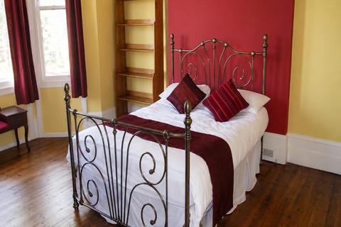 1 bedroom flat for sale, Ravensbourne Road, Bromley, Kent, BR1 1HW