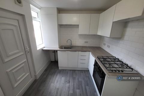 2 bedroom terraced house to rent, Benton Street, Manchester, M9