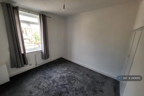 2 bedroom terraced house to rent, Benton Street, Manchester, M9