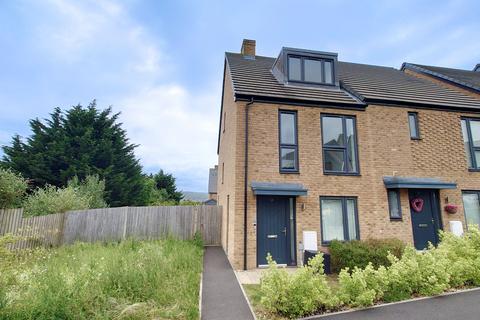 3 bedroom semi-detached house for sale, Celandine Way, Newhaven