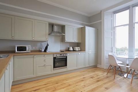 5 bedroom flat to rent, Picardy Place, Edinburgh EH1