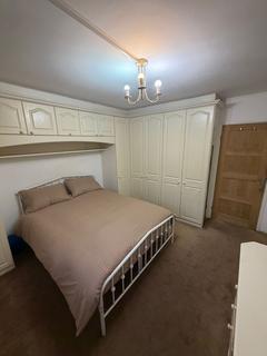 1 bedroom in a house share to rent, Longbridge Road, Barking