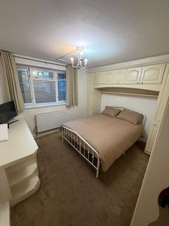 1 bedroom in a house share to rent, Longbridge Road, Barking