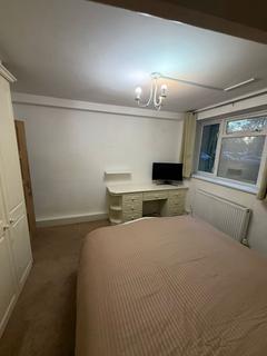 1 bedroom in a house share to rent, Longbridge Road, Barking
