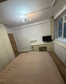 1 bedroom in a house share to rent, Longbridge Road, Barking