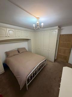 1 bedroom in a house share to rent, Longbridge Road, Barking
