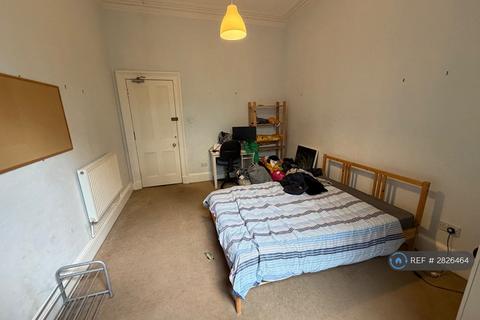 1 bedroom in a house share to rent, Spence St, Edinburgh, EH16