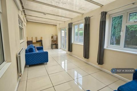 4 bedroom terraced house to rent, Blackthorne Close, Hatfield, AL10