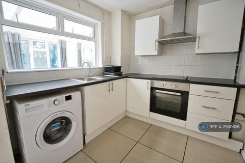 4 bedroom terraced house to rent, Blackthorne Close, Hatfield, AL10