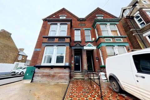 1 bedroom apartment to rent, Flat 2,  London Road, Sittingbourne
