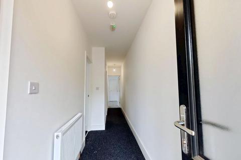 1 bedroom apartment to rent, Flat 2,  London Road, Sittingbourne