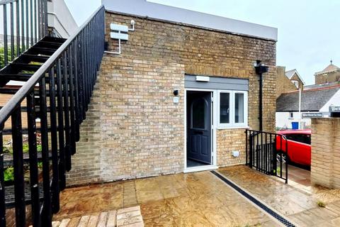1 bedroom apartment to rent, Flat 1, 1  London Road, Sittingbourne