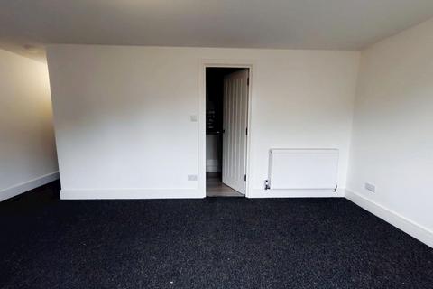 1 bedroom apartment to rent, Flat 1, 1  London Road, Sittingbourne