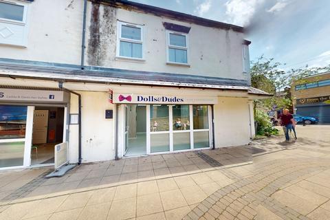 Retail property (high street) to rent, 13 Albion St Cleckheaton BD19 3JD