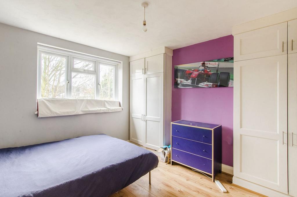 House in Bromley - More