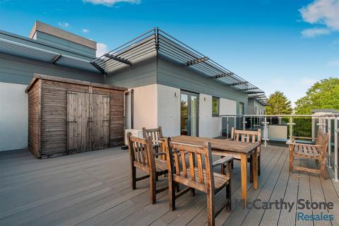 1 bedroom apartment for sale, Wilford Lane, West Bridgford. Penthouse Apartment