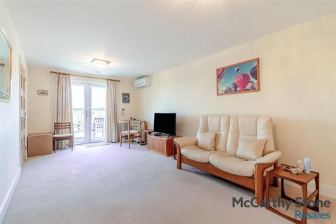 1 bedroom apartment for sale, Wilford Lane, West Bridgford. Penthouse Apartment